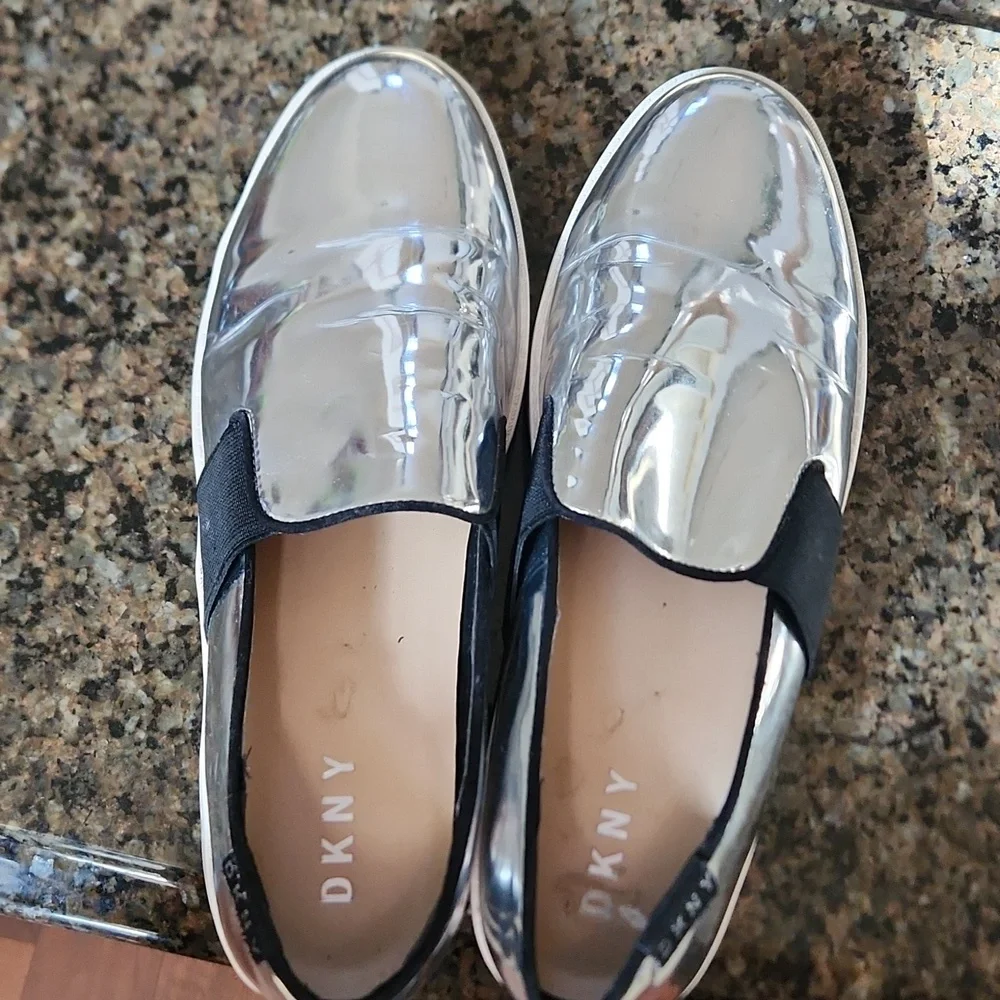 DKNY Slip on Sneakers - Picture 3 of 6